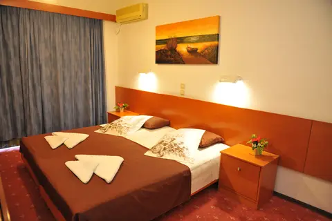 Heleni Beach Hotel in Ιαλυσός — foto 28