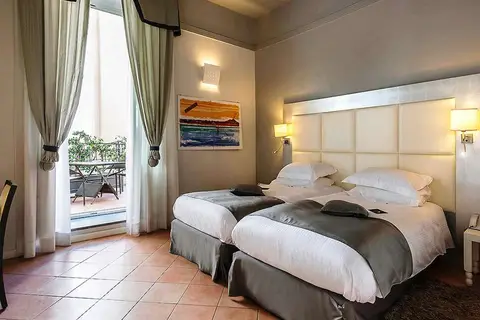 Palazzo Caracciolo Napoli in Napels, foto 4