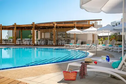 Vangelis Hotel & Suites in Παραλίμνι — foto 26