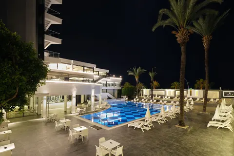 Blue Cruise & Kaila Beach Hotel in Niksar — foto 21
