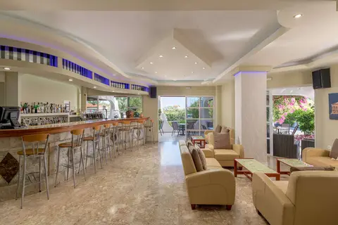 Nirvana Beach Hotel in Θεολόγος — foto 7