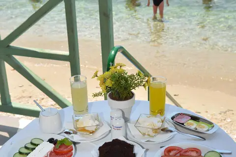 Thalassies Nouveau in Λιμενάρια — foto 22