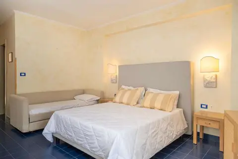 Hotel Baia dei Faraglioni in Mattinata — foto 3
