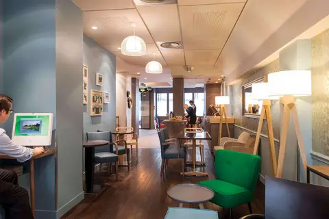 Hotel Magenta 38 by HappyCulture in Parijs — foto 8