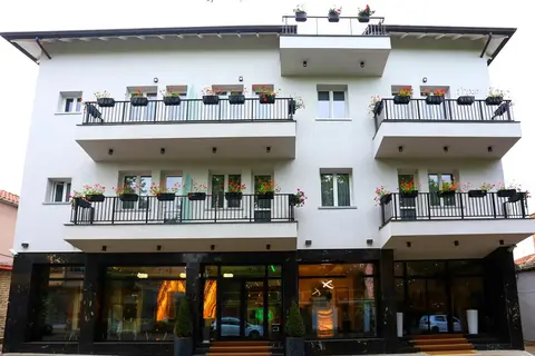 Emerald Boutique Hotel in Tirana — foto 23