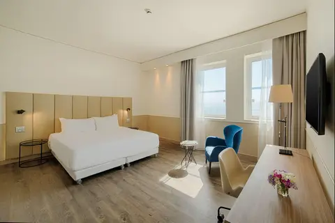 Hotel NH Napoli Panorama in Napels — foto 26