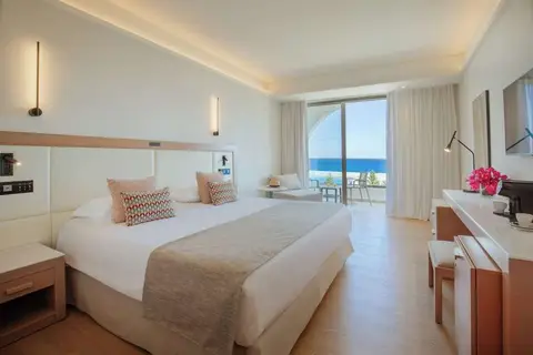 The Golden Coast Beach Hotel in Παραλίμνι — foto 3