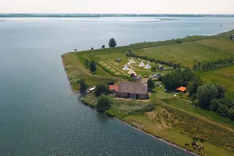 TinyParks Cast Away foto 2