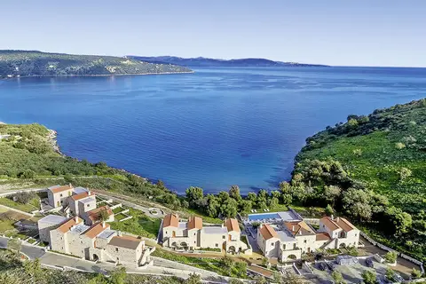 100 Rizes Luxury Seaside Resort in Βαθύ