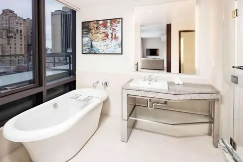 West 57th Street by Hilton Club in New York — foto 25