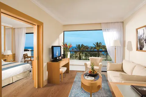 Constantinou Bros Asimina Suites Hotel in Geroskipou — foto 3