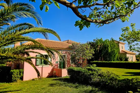 Villa's Monambeles in Ντομάτα — foto 2