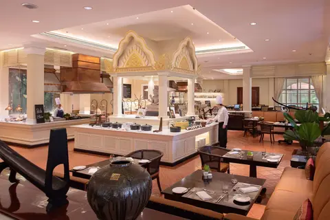 Sofitel Angkor Phokeethra Golf & Spa Resort in Siem Reap — foto 11