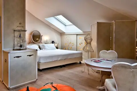 Chateau Monfort in Milaan, foto 3