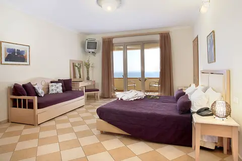 Sea View Resorts & Spa in Καρφάς