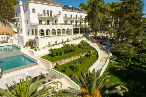 Hotel Moeesy, Blue & Green Oasis in Hvar