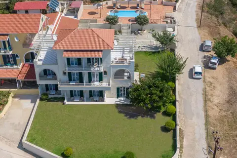 Kekatos Studios in Μηνιά — foto 10