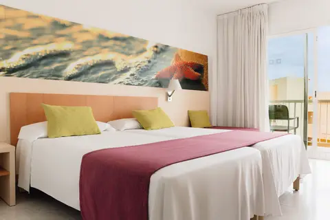 Moon Dreams Coral Beach Hotel in Santa Eulària des Riu — foto 7