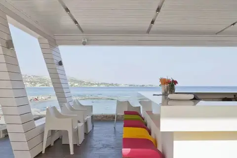 Sunrise Beach Resort in Πεύκοι — foto 13