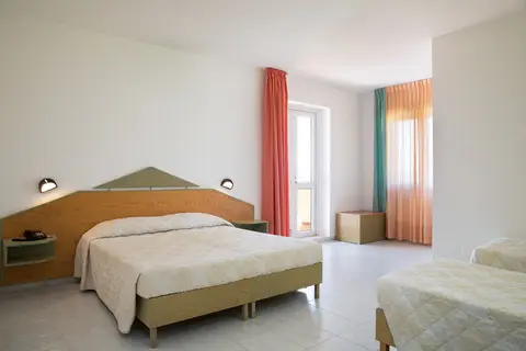 Lu' Hotel Porto Pino in Sant'anna Arresi — foto 21