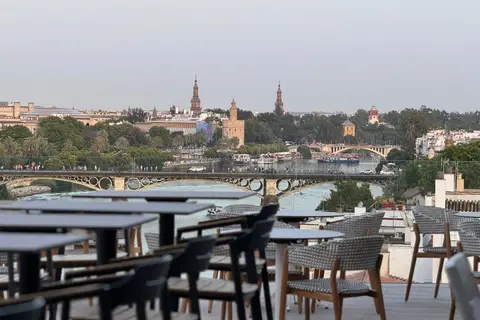 Ribera de Triana in Sevilla — foto 30