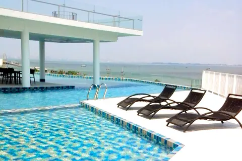 Tsix5 Hotel in พัทยา