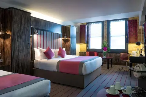 Trinity City Hotel in Trinity City Hotel dropoff — foto 3