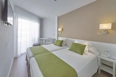 BQ Hotel Amfora Beach Hotel in Palma — foto 4