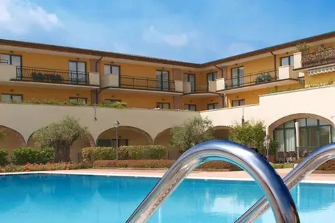 Residence Le Terrazze Sul Lago in Padenghe sul Garda — foto 16