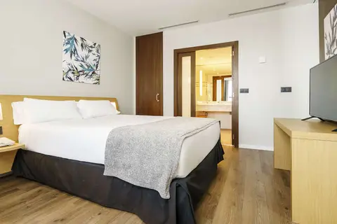 Hotel ILUNION Valencia 4 in Valencia — foto 4