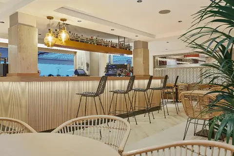 Universal Aparthotel Don Camilo in Sant Elm — foto 16