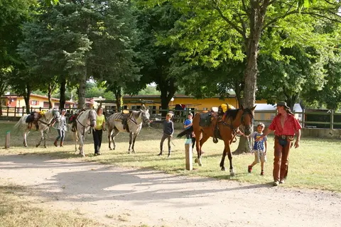 Camping Le Ranch Des Volcans in Châtel-Guyon — foto 2