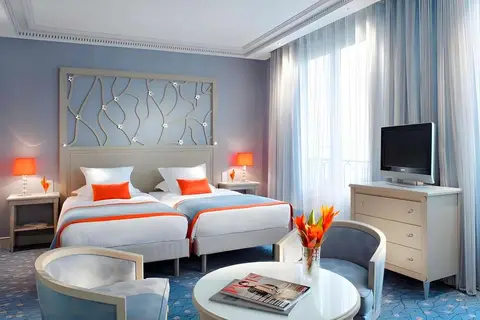 Rochester Champs Elysees in Parijs