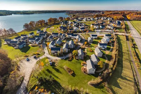 Golden Lakes Villages in Boussu-lez-Walcourt