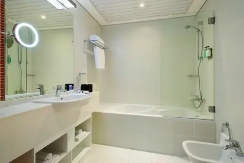 Tryp by Wyndham Abu Dhabi City Centre in الدَّانَةْ — foto 18