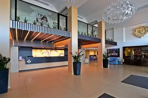 Qawra Palace Resort & Spa in San Pawl il-Baħar — foto 17