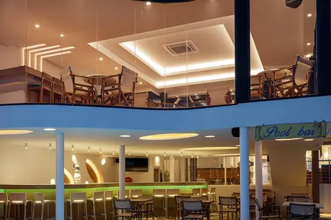 Golden Bay Suites in Δαράτσος — foto 21
