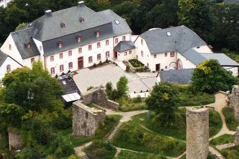 Burghaus en Villa Kronenburg foto 24