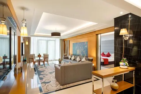 Royal Continental Hotel in Dubai — foto 12