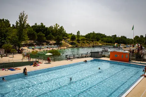 Vakantiepark Hameaux Des Lacs in Monclar-de-Quercy