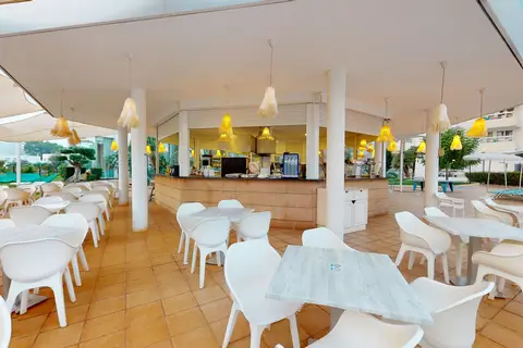 Tropic Garden Hotel & Apartments in Santa Eulària des Riu — foto 28