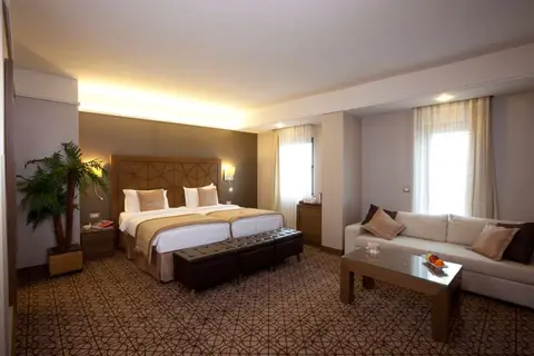 Ramada by Wyndham Istanbul Taksim in Beyoğlu — foto 18