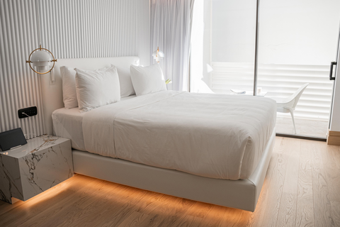 Ethereal White Hotel foto 3