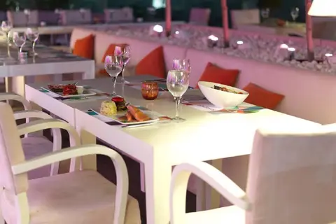 Odessa Beach Hotel in Παραλίμνι — foto 3