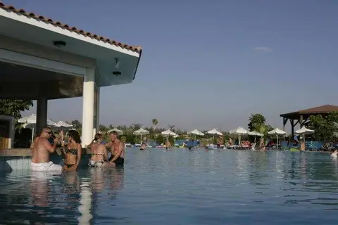 Avanti Holiday Village in Paphos — foto 20