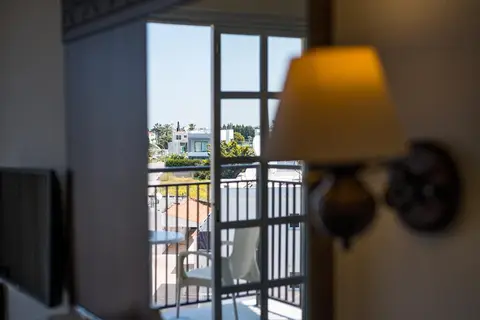 Anais Bay Hotel in Παραλίμνι — foto 5