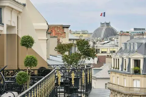 Maison Astor Paris, Curio Collection by Hilton in Parijs
