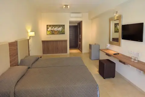 Nelia Gardens Hotel in Ayia Napa — foto 13