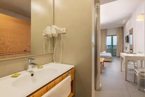 Erato Beach Hotel in Πλατανιάς — foto 24