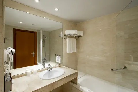 Sercotel Cornellà Barcelona in Cornella De Llobregat — foto 17